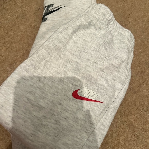 Boys infant clothes and trainers - Picture 5 of 10